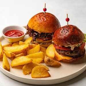 Mini burgers: France and Italy