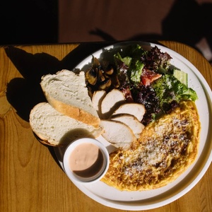Omelette with chicken and mushrooms
